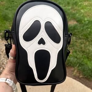 Black and White Scream Face Men's Bag